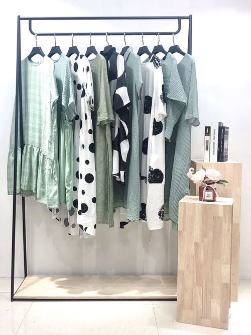 【品牌折扣女裝簡約連衣裙尾貨批發精品女裝批發】-